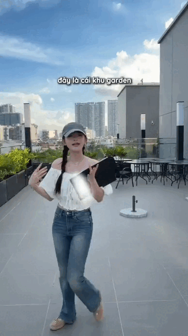 C&ocirc; d&acirc;u viral TikTok khoe nh&agrave; t&acirc;n h&ocirc;n mới tậu: C&oacute; thang m&aacute;y l&ecirc;n tận cửa, view tầng thượng nh&igrave;n thẳng Landmark 81 - Ảnh 7.