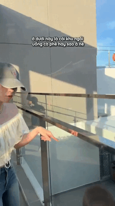 C&ocirc; d&acirc;u viral TikTok khoe nh&agrave; t&acirc;n h&ocirc;n mới tậu: C&oacute; thang m&aacute;y l&ecirc;n tận cửa, view tầng thượng nh&igrave;n thẳng Landmark 81 - Ảnh 8.