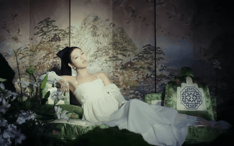Showbiz vừa xuất hiện 2 &ldquo;vi&ecirc;n ngọc qu&yacute;&rdquo;: Nhan sắc như tiểu thư c&agrave;nh v&agrave;ng l&aacute; ngọc, ma mị th&ocirc;i mi&ecirc;n d&acirc;n t&igrave;nh cỡ n&agrave;y- Ảnh 3.