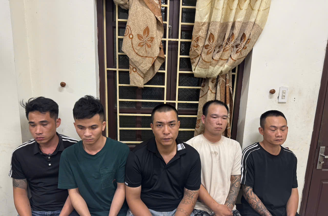 Triệu tập Nguyễn Thị Anh SN 1973, thu giữ 15 vi&ecirc;n n&eacute;n m&agrave;u hồng k&yacute; hiệu &ldquo;WY&rdquo;- Ảnh 2.