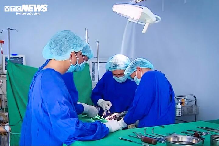 Huy động trực thăng diễn tập cứu hộ tr&ecirc;n biển, ứng ph&oacute; với si&ecirc;u b&atilde;o- Ảnh 10.