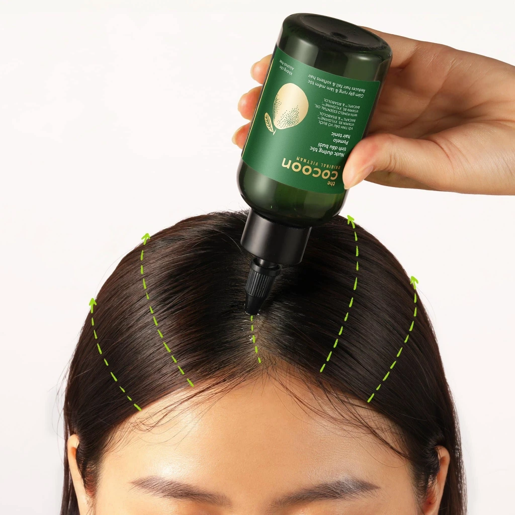 5 sai lầm khi dưỡng t&oacute;c m&ugrave;a h&egrave; khiến t&oacute;c xơ x&aacute;c, g&atilde;y rụng - Ảnh 5.