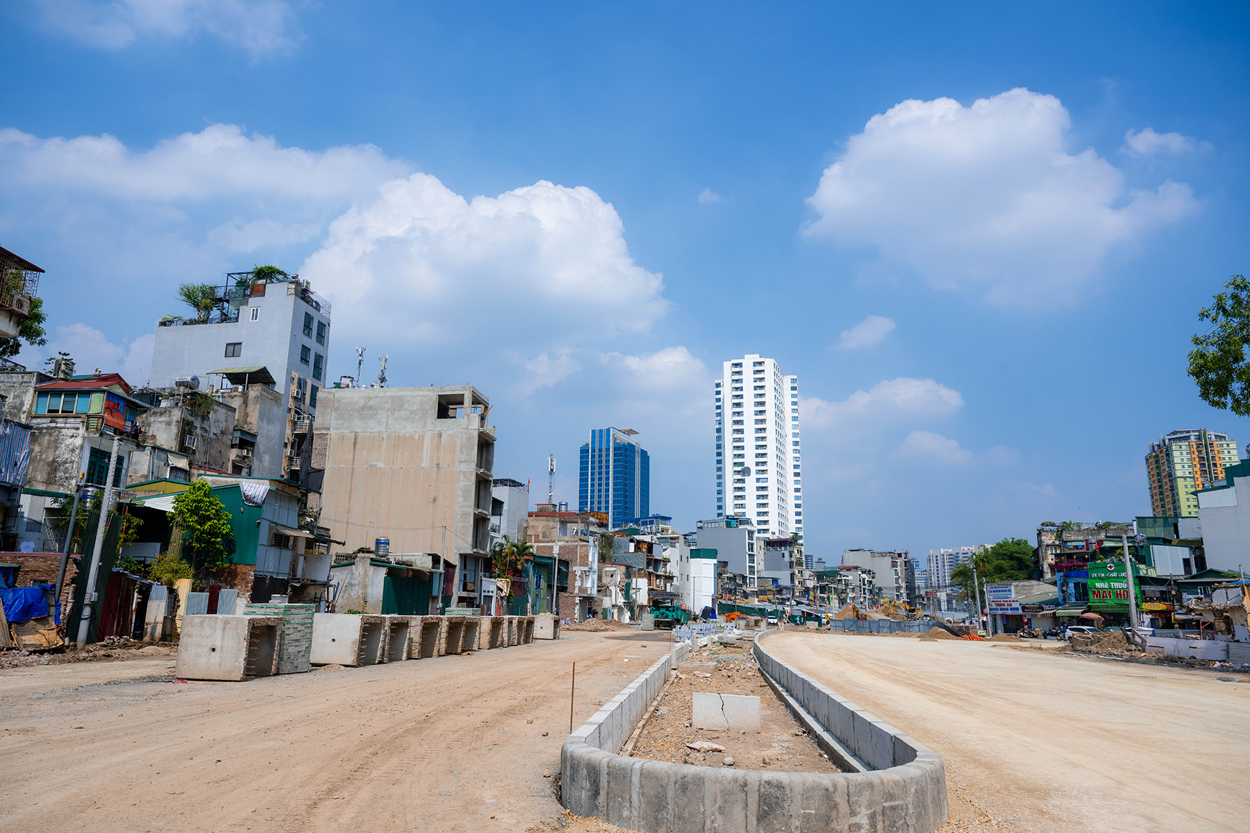 H&agrave; Nội: Diện mạo bất ngờ tr&ecirc;n tuyến v&agrave;nh đai 1 Ho&agrave;ng Cầu - Voi Phục những ng&agrave;y đầu th&aacute;ng 6- Ảnh 1.