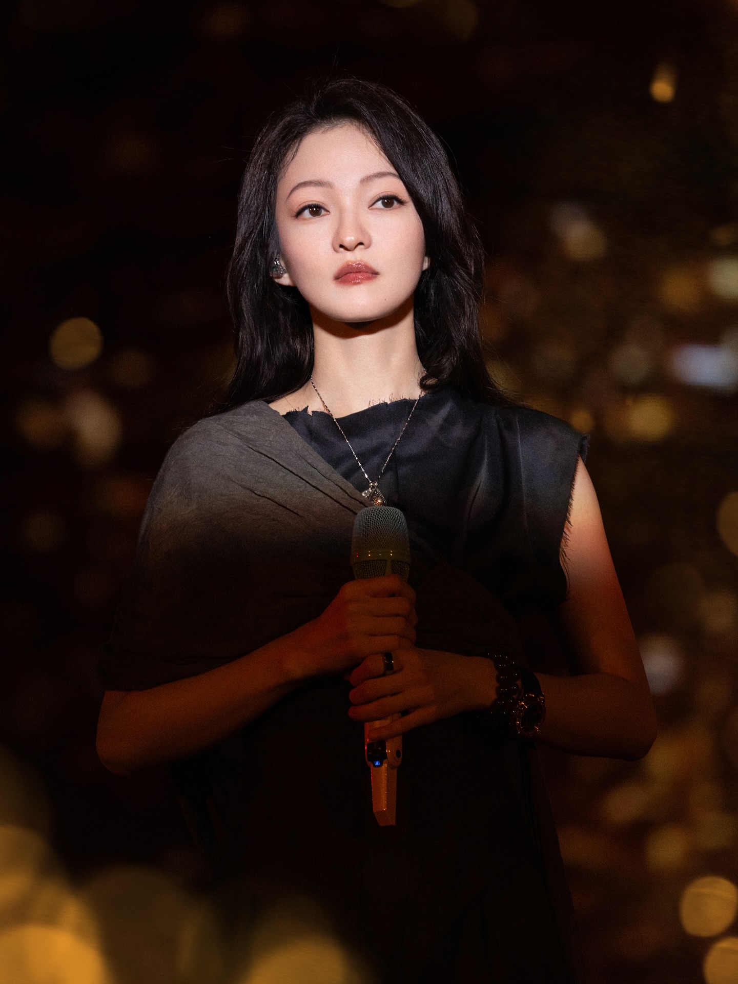 C&ocirc;ng ch&uacute;a showbiz bị ch&ecirc; hết thời, kỹ năng sa s&uacute;t: Gi&agrave;u đến mức mua đảo ri&ecirc;ng ở cho b&igrave;nh y&ecirc;n, cả đời vướng thị phi  - Ảnh 7.