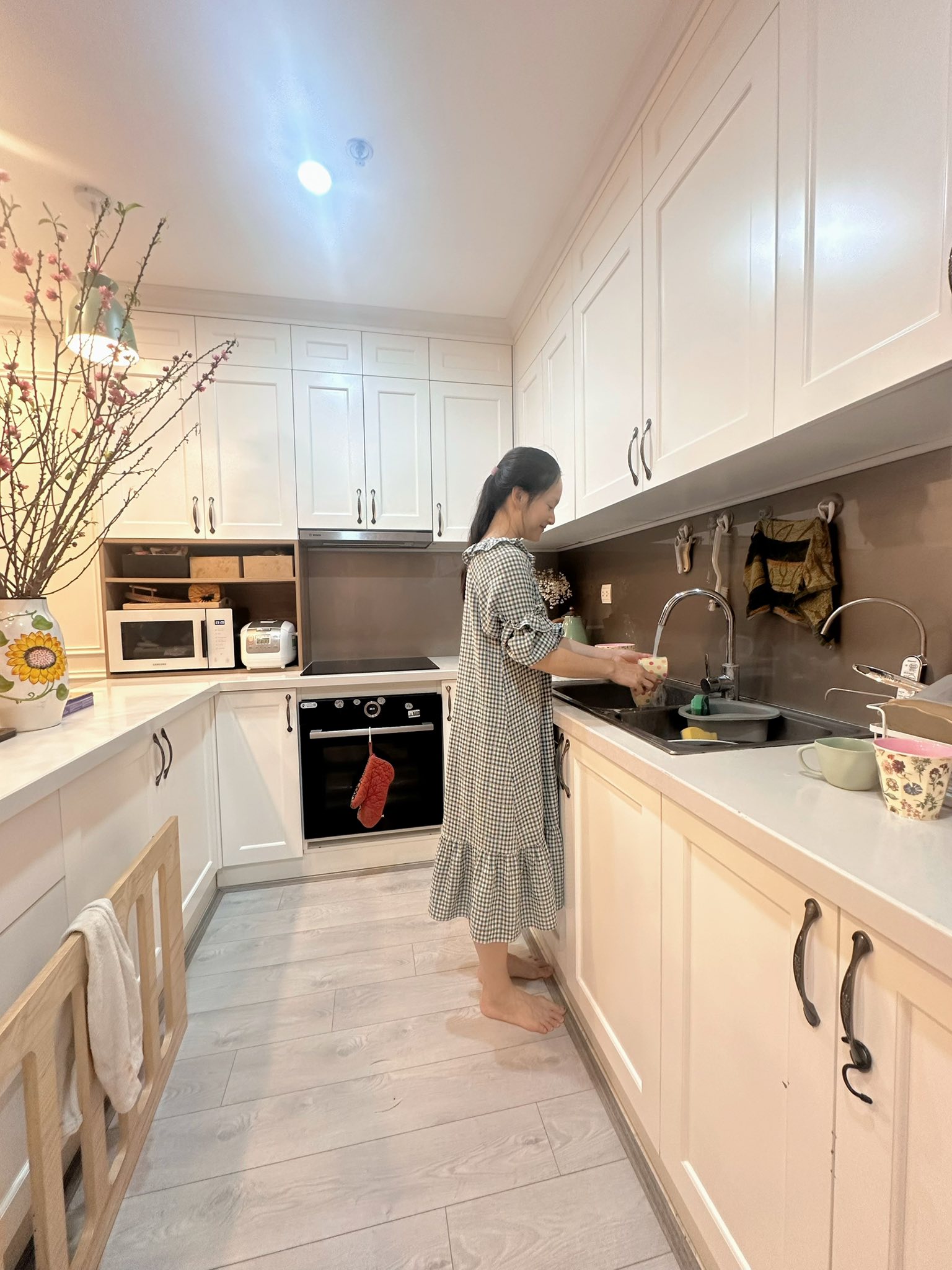 Mẹ đơn th&acirc;n l&agrave; "mỹ nh&acirc;n phim giờ v&agrave;ng", một m&igrave;nh nu&ocirc;i 2 con trong căn nh&agrave; 100m2 gần Hồ T&acirc;y- Ảnh 6.