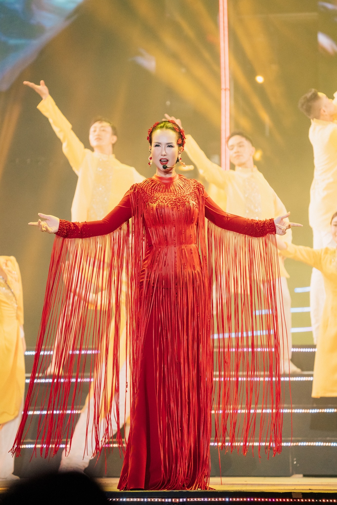 Nữ ca sĩ Việt lấy đại gia Ấn Độ: Khoe con h&aacute;t thu 120 ngh&igrave;n tương t&aacute;c, chồng y&ecirc;u chiều cho tiền tỷ l&agrave;m MV  - Ảnh 6.