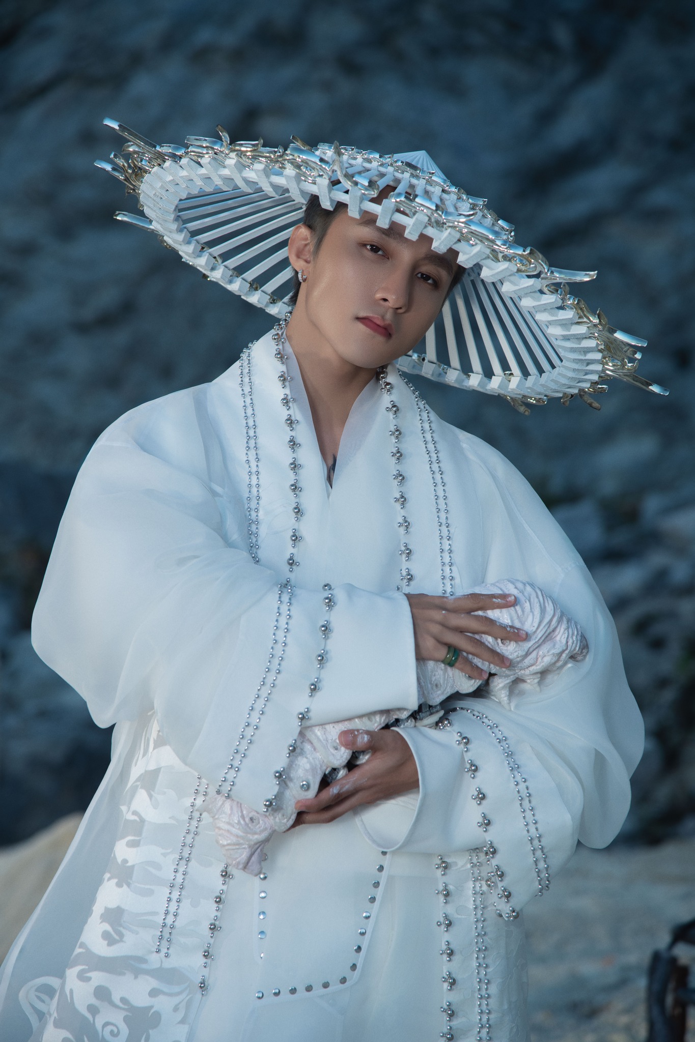 Đơn vị sản xuất MV Come My Way của Sơn T&ugrave;ng xin lỗi, l&agrave;m r&otilde; tranh c&atilde;i tham khảo t&aacute;c phẩm của nghệ sĩ L&ecirc; Giang- Ảnh 4.