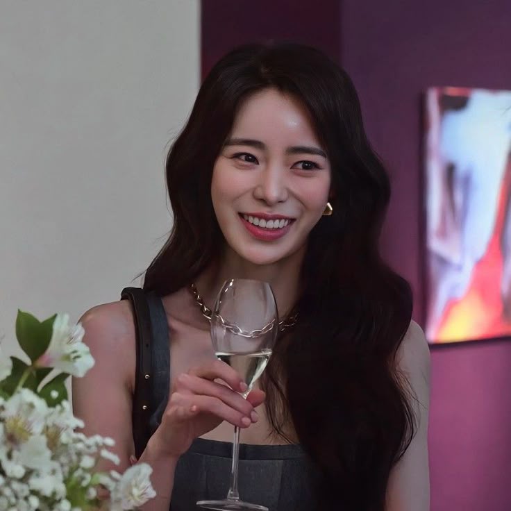 Điểm sai tr&ecirc;n gương mặt Lim Ji Yeon- Ảnh 9.