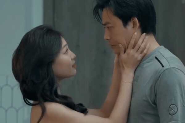 Kh&ocirc;ng m&ecirc; nổi mỹ nam Việt &ldquo;mặt b&uacute;ng ra ngoại t&igrave;nh&rdquo;: Sơ hở l&agrave; giở th&oacute;i sở khanh, đ&uacute;ng chuẩn cờ đỏ biết đi- Ảnh 2.