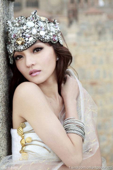C&ocirc;ng ch&uacute;a showbiz bị ch&ecirc; hết thời, kỹ năng sa s&uacute;t: Gi&agrave;u đến mức mua đảo ri&ecirc;ng ở cho b&igrave;nh y&ecirc;n, cả đời vướng thị phi  - Ảnh 3.