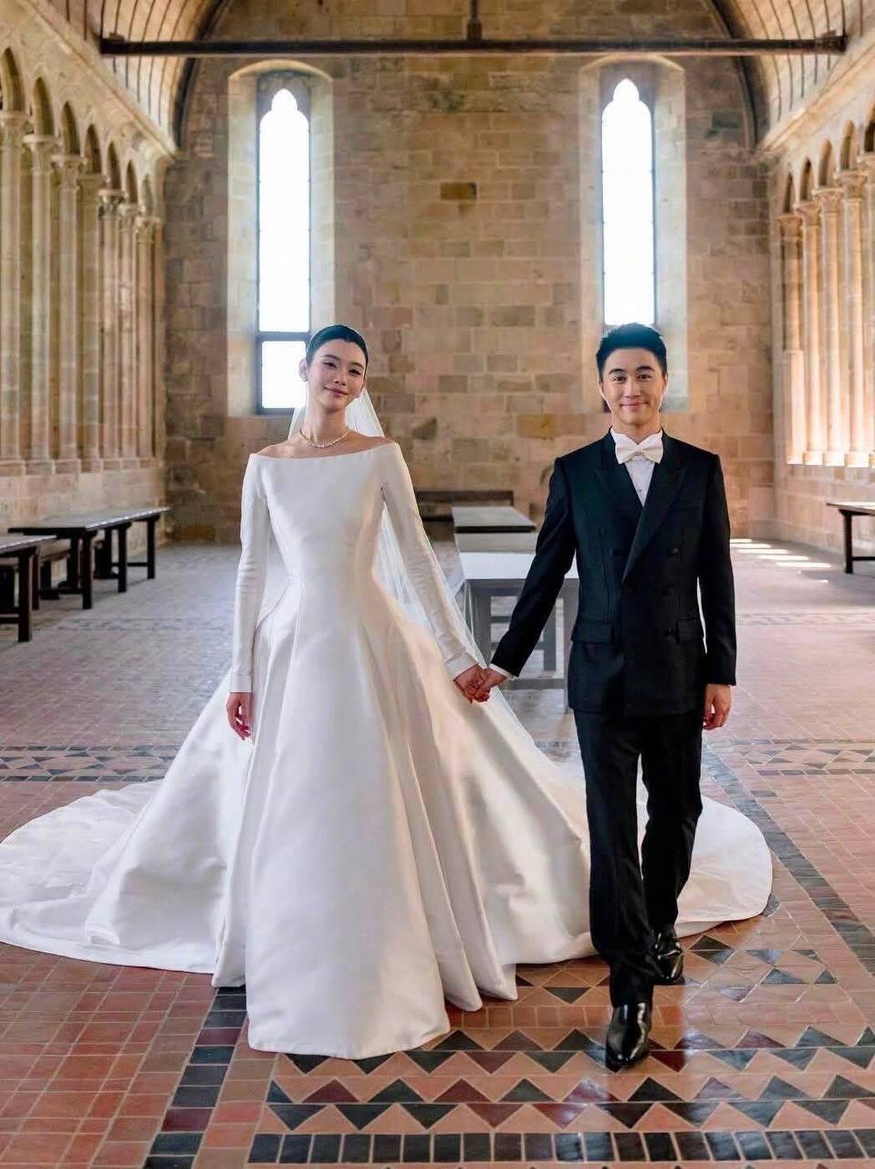 Đ&aacute;m cưới của n&agrave;ng d&acirc;u gia tộc ngh&igrave;n tỷ Hề Mộng Dao: 3 tạo h&igrave;nh đắt gi&aacute; ngang cả một gia t&agrave;i- Ảnh 8.