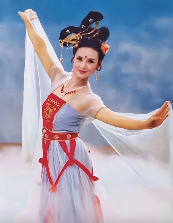 Con đường trở th&agrave;nh nữ tỷ ph&uacute; của Hằng Nga đẹp nhất m&agrave;n ảnh- Ảnh 1.