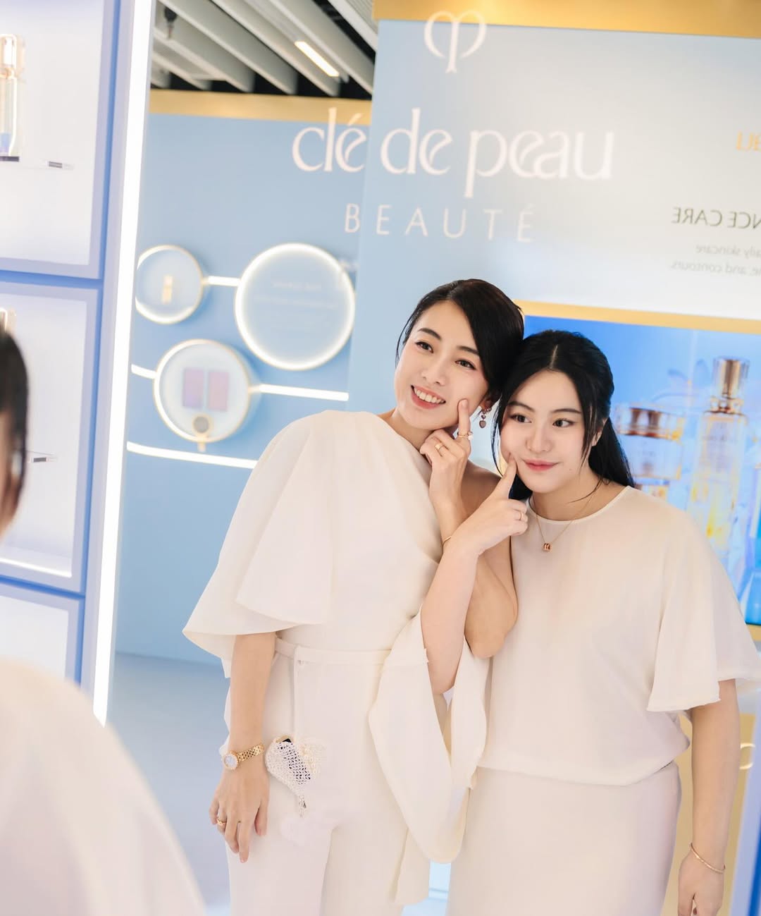 Cuộc sống thật của c&ocirc; b&eacute; được tặng vi&ecirc;n kim cương hơn 1.000 tỷ năm 7 tuổi- Ảnh 6.