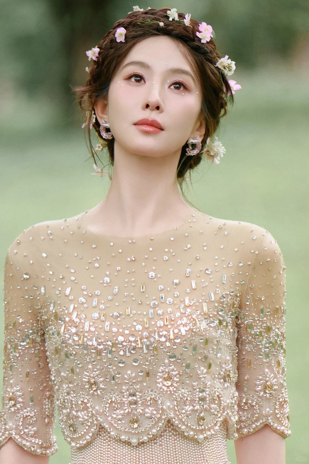 Bức ảnh b&oacute;c trần việc photoshop qu&aacute; đ&agrave; để c&oacute; visual ti&ecirc;n tử của Lưu Thi Thi- Ảnh 2.