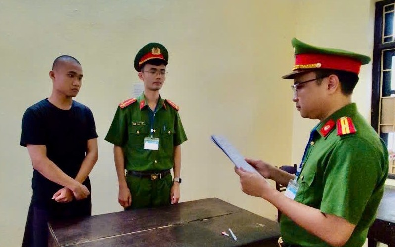 Cận cảnh xưởng sản xuất sữa tắm, dầu gội giả tại Ninh B&igrave;nh, thu giữ gần 30.000 sản phẩm: Khởi tố Phạm Thị Thảo SN 1993 v&agrave; Lương Văn Khải SN 2007- Ảnh 2.