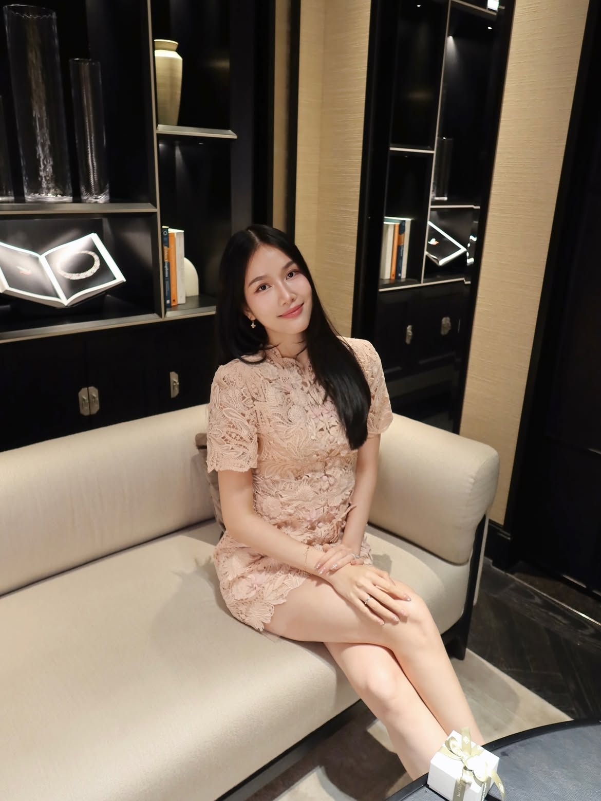 Nữ giảng vi&ecirc;n RMIT cao 1m77: Xinh đẹp c&oacute; thừa, phong c&aacute;ch được v&iacute; như "s&aacute;ch mẫu thanh lịch"- Ảnh 4.