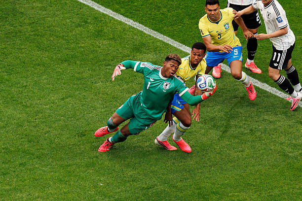 Zion Suzuki l&agrave; ai? "Người nhện" khuấy đảo World Cup, khiến d&agrave;n sao Brazil cũng phải bất lực- Ảnh 4.