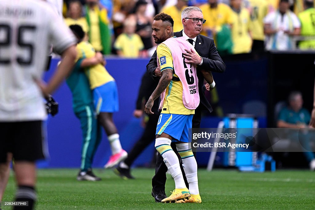 Neymar bị "ng&oacute; lơ" ở Brazil?- Ảnh 2.