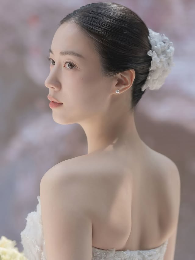 Cựu th&agrave;nh vi&ecirc;n T-ara tung ảnh cưới đẹp thơ mộng, lần đầu h&eacute; lộ chồng doanh nh&acirc;n- Ảnh 14.