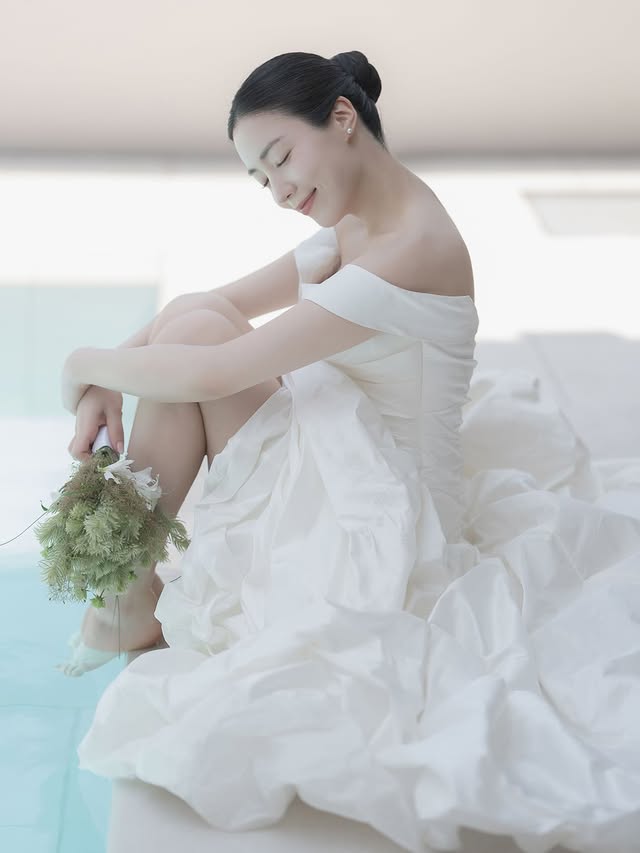 Cựu th&agrave;nh vi&ecirc;n T-ara tung ảnh cưới đẹp thơ mộng, lần đầu h&eacute; lộ chồng doanh nh&acirc;n- Ảnh 16.