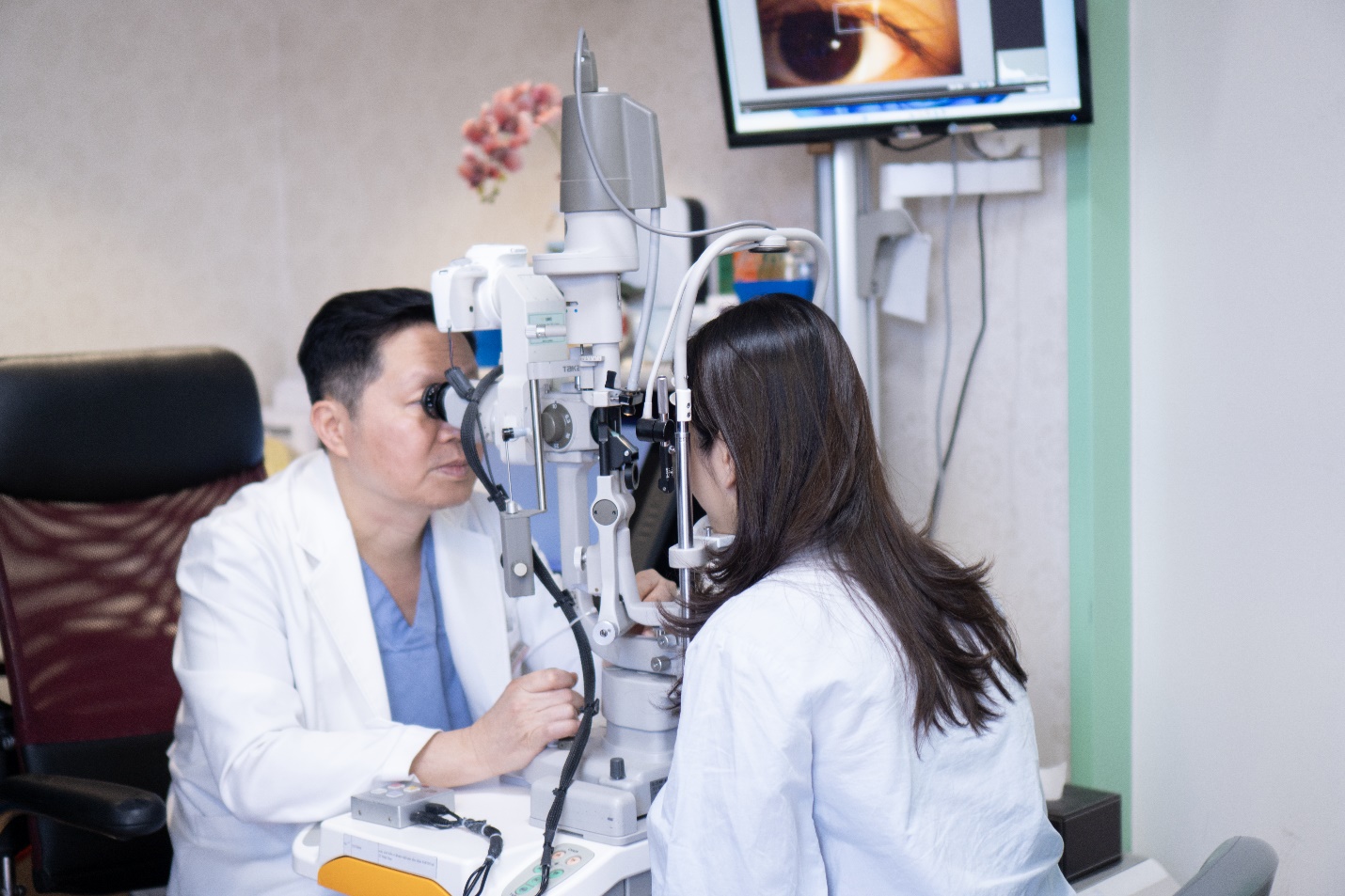 X&oacute;a cận m&ugrave;a h&egrave;: Đ&acirc;u l&agrave; lựa chọn ph&ugrave; hợp cho người trẻ năng động? - Ảnh 3.