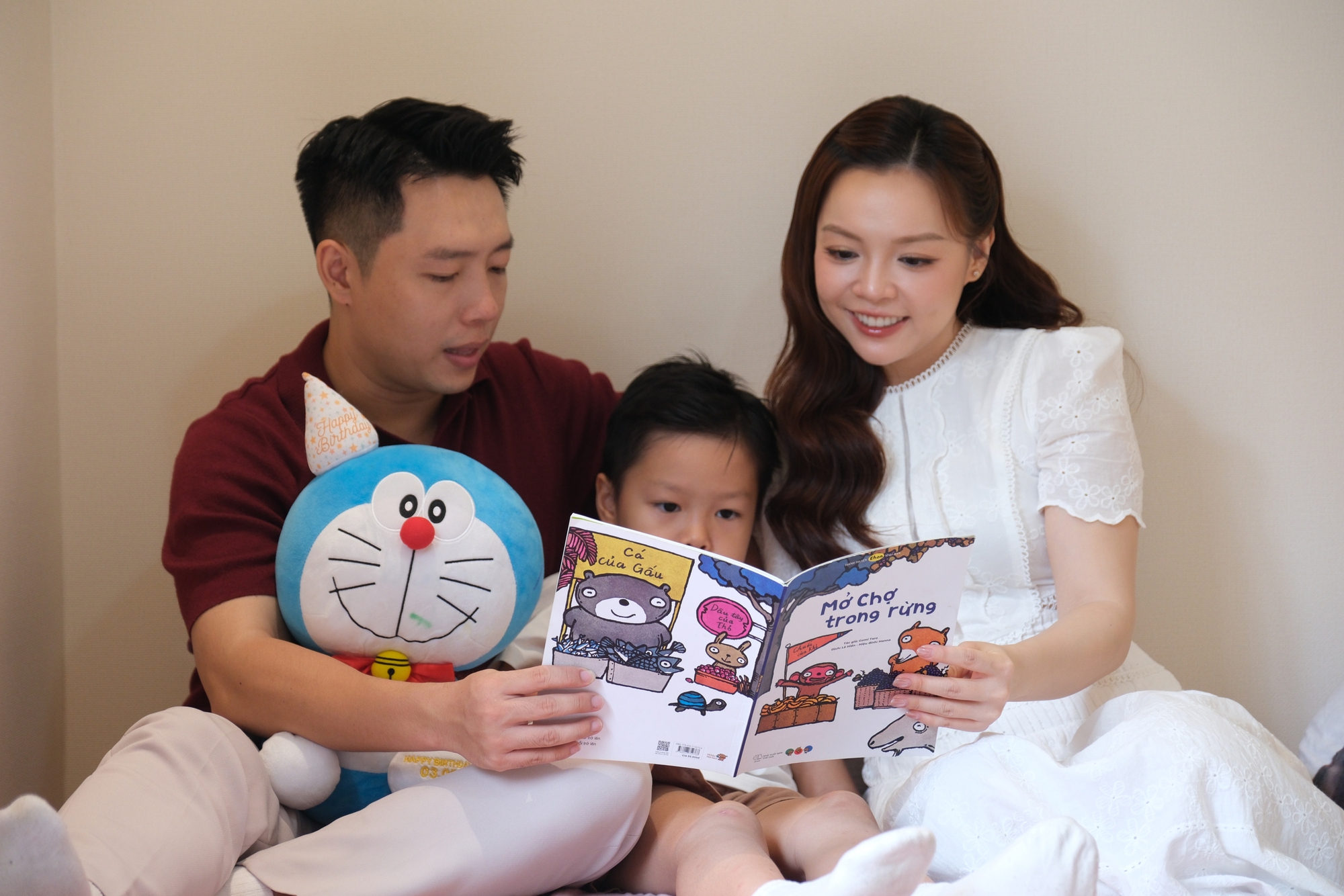 Nh&igrave;n từ gia đ&igrave;nh Trinh Phạm: Khi trẻ im lặng kh&ocirc;ng c&oacute; nghĩa l&agrave; ổn- Ảnh 3.