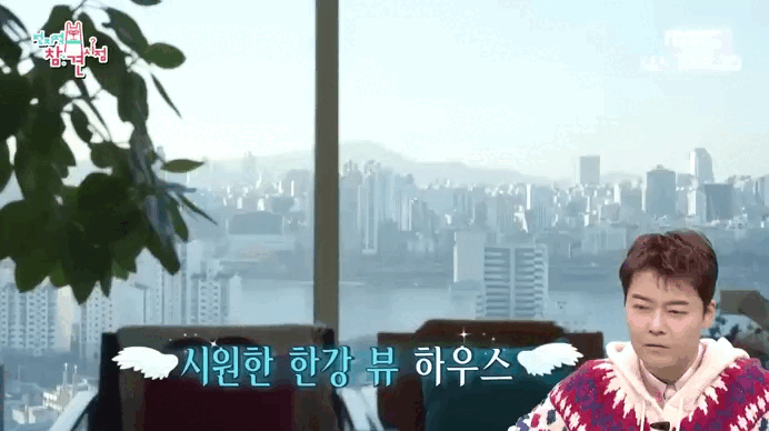 "Nam thần showbiz" 45 tuổi vẫn chưa lấy vợ: Sống độc th&acirc;n trong căn hộ hạng sang, view triệu đ&ocirc; nh&igrave;n thẳng s&ocirc;ng H&agrave;n- Ảnh 5.