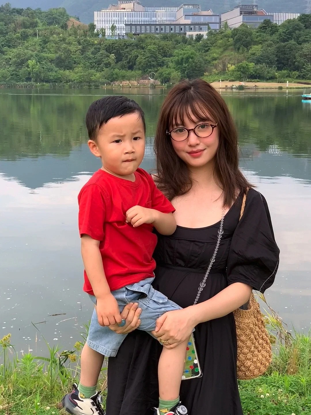 V&igrave; sao người đi l&agrave;m c&oacute; ng&agrave;y nghỉ, học sinh c&oacute; kỳ nghỉ, c&ograve;n l&agrave;m mẹ gần như kh&ocirc;ng c&oacute; kh&aacute;i niệm tan ca?- Ảnh 2.