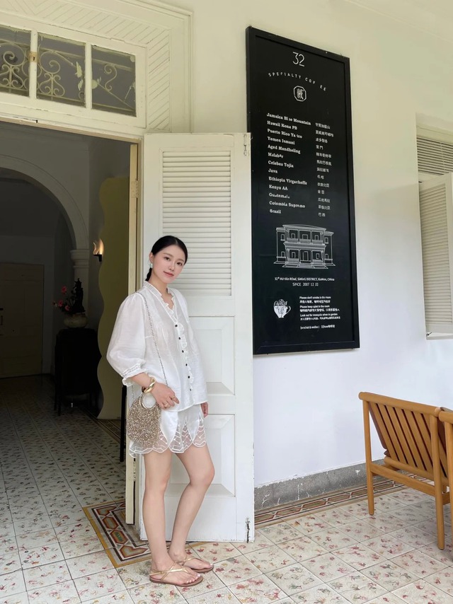 Những m&oacute;n đồ kh&ocirc;ng thể thiếu trong vali du lịch của c&aacute;c c&ocirc; g&aacute;i theo đuổi phong c&aacute;ch old money- Ảnh 10.