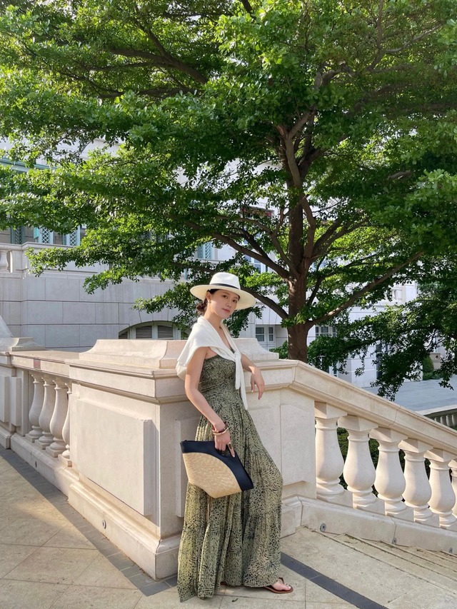 Những m&oacute;n đồ kh&ocirc;ng thể thiếu trong vali du lịch của c&aacute;c c&ocirc; g&aacute;i theo đuổi phong c&aacute;ch old money- Ảnh 4.