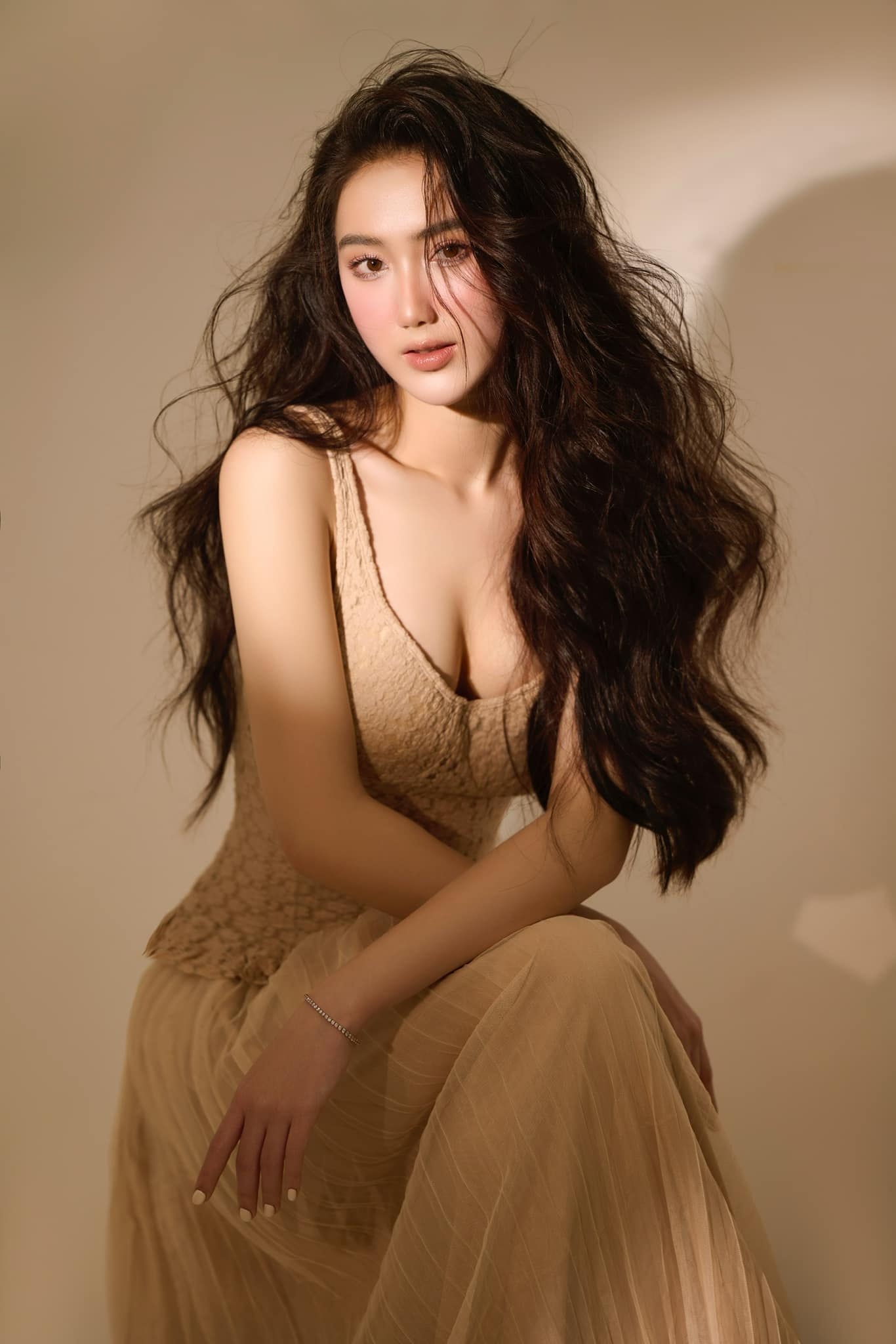 "Tiểu tam" g&acirc;y sốt phim giờ v&agrave;ng VTV: Gương mặt qu&aacute; ngọt ng&agrave;o, style đời thường cực cuốn - Ảnh 2.