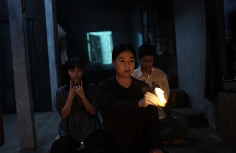 Phim Việt vừa chiếu đ&atilde; c&oacute; doanh thu hơn top 36 cộng lại: Nữ ch&iacute;nh bảo chứng trăm tỷ, xem xong ho&agrave;i nghi nh&acirc;n sinh- Ảnh 4.
