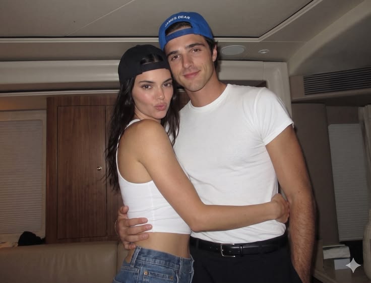 Kh&ocirc;ng cần AI gh&eacute;p đ&ocirc;i nữa v&igrave; Kendall Jenner v&agrave; Jacob Elordi đ&atilde; c&oacute; loạt ảnh đồ đ&ocirc;i thật rồi! - Ảnh 4.