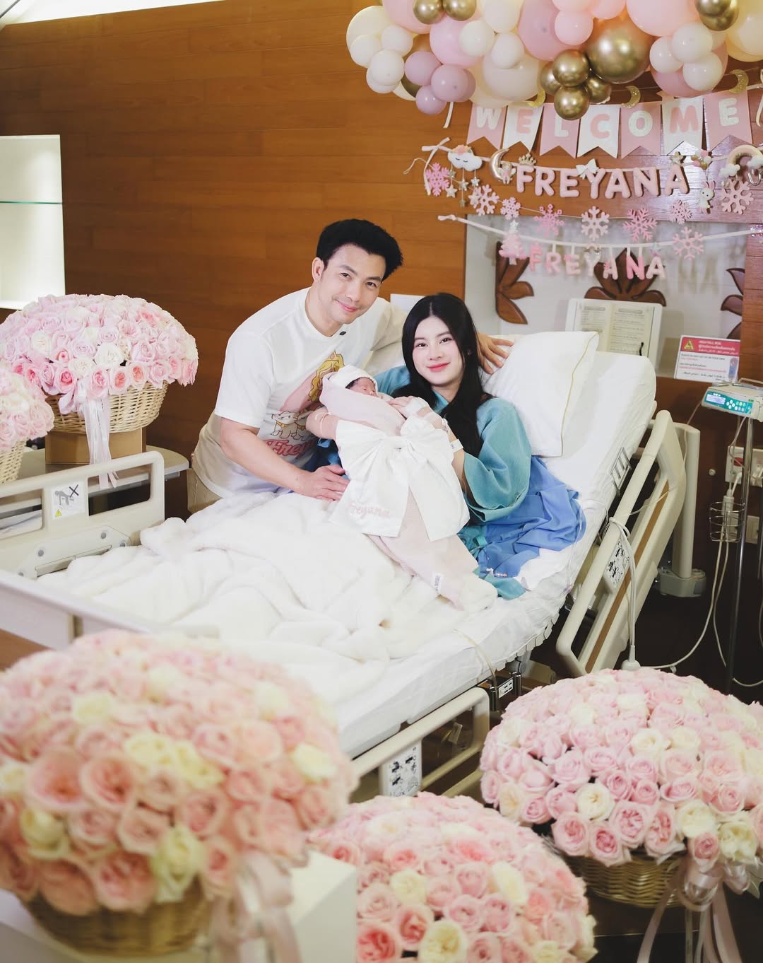 Lộ cảnh sống chung của b&aacute;c sĩ thẩm mỹ nổi tiếng v&agrave; người đẹp k&eacute;m 23 tuổi, đ&oacute;n con đầu l&ograve;ng năm 2025 - Ảnh 6.