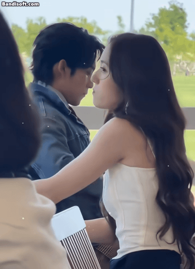 Mỹ nh&acirc;n duy nhất uống ly nước cũng phả ra m&ugrave;i tiền: Visual sang chảnh d&atilde; man, tr&acirc;m anh thế phiệt từ đầu đến ch&acirc;n- Ảnh 3.