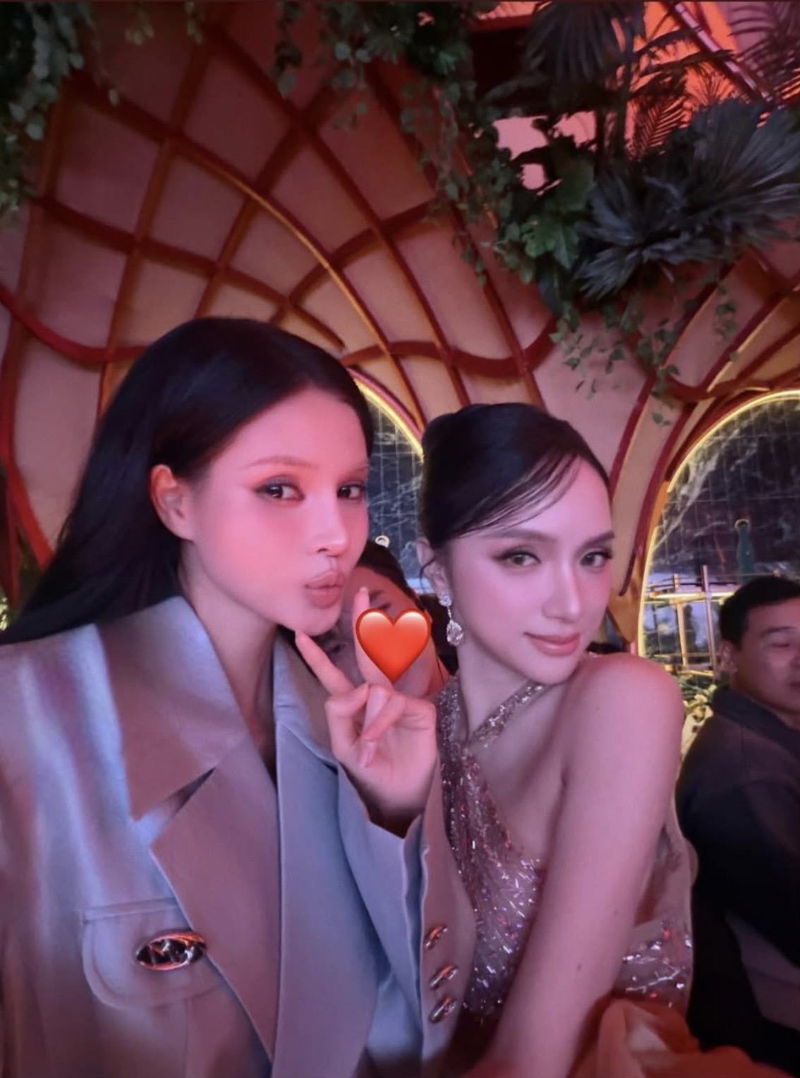 Hương Giang b&aacute;o chuyện kh&oacute; tin khi xuất viện: "Bệnh viện đ&atilde; truyền thứ thần th&aacute;nh g&igrave; v&agrave;o người em?"- Ảnh 2.