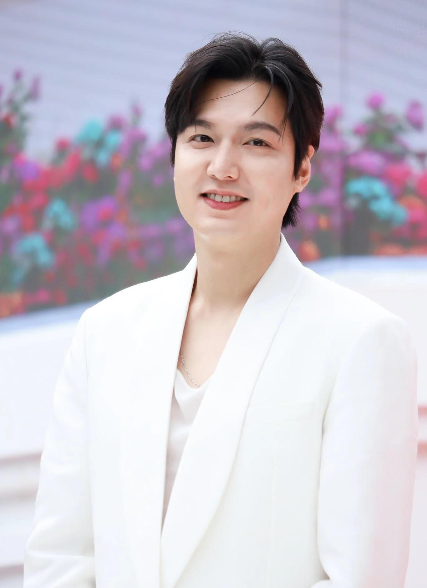 Lee Min Ho si&ecirc;u gầy, đ&atilde; lấy lại vẻ đẹp nam thần?- Ảnh 4.