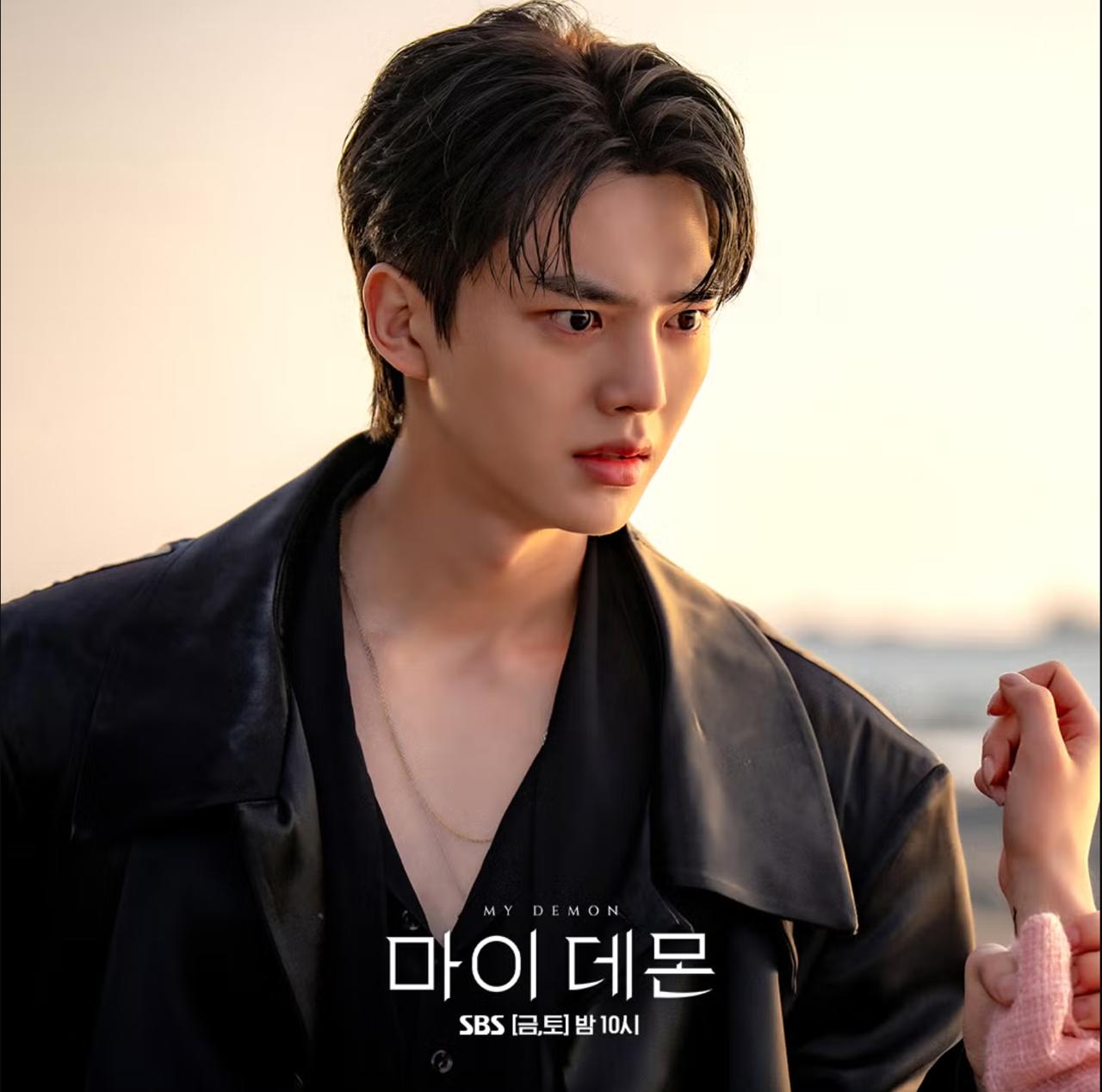 10 tổng t&agrave;i đẹp nhất H&agrave;n Quốc: Hyun Bin b&eacute;t bảng, hạng 1 kh&iacute; chất khuất phục vạn vật- Ảnh 2.