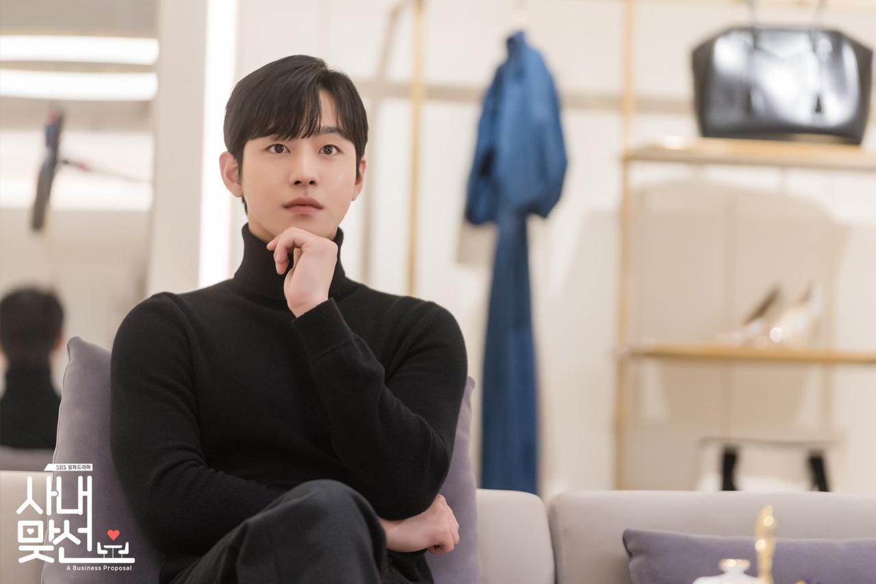 10 tổng t&agrave;i đẹp nhất H&agrave;n Quốc: Hyun Bin b&eacute;t bảng, hạng 1 kh&iacute; chất khuất phục vạn vật- Ảnh 5.