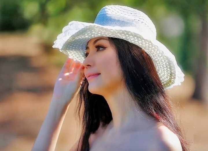 Cuộc sống của mỹ nh&acirc;n đầu ti&ecirc;n từng 2 lần đăng quang Hoa hậu Việt Nam- Ảnh 4.