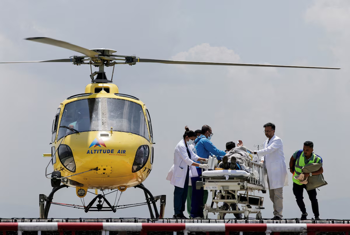 Hướng dẫn vi&ecirc;n Nepal sống s&oacute;t gần 1 tuần tr&ecirc;n Everest kh&ocirc;ng thức ăn, kh&ocirc;ng oxy hỗ trợ- Ảnh 1.