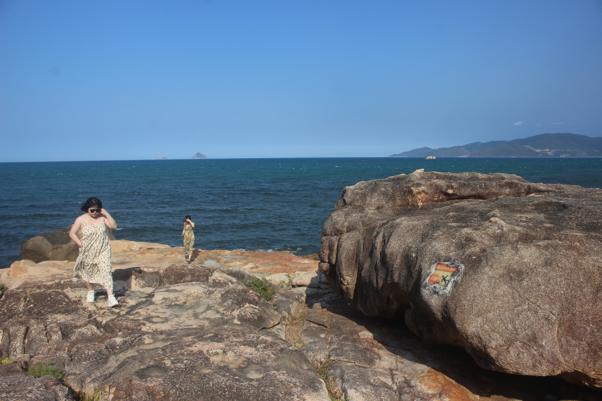 Cảnh tượng ở b&atilde;i biển Nha Trang khiến nhiều người bất ngờ, nhận x&eacute;t: Kh&ocirc;ng tin v&agrave;o mắt m&igrave;nh - Ảnh 5.