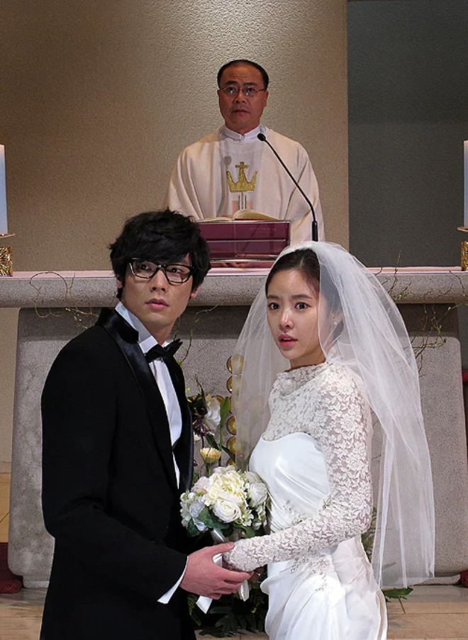 Hậu lĩnh &aacute;n t&ugrave;, Hwang Jung Eum t&oacute;c bạc đầy đầu đeo k&iacute;nh l&atilde;o bệ rạc tới mức kh&ocirc;ng ai nhận ra nổi- Ảnh 7.