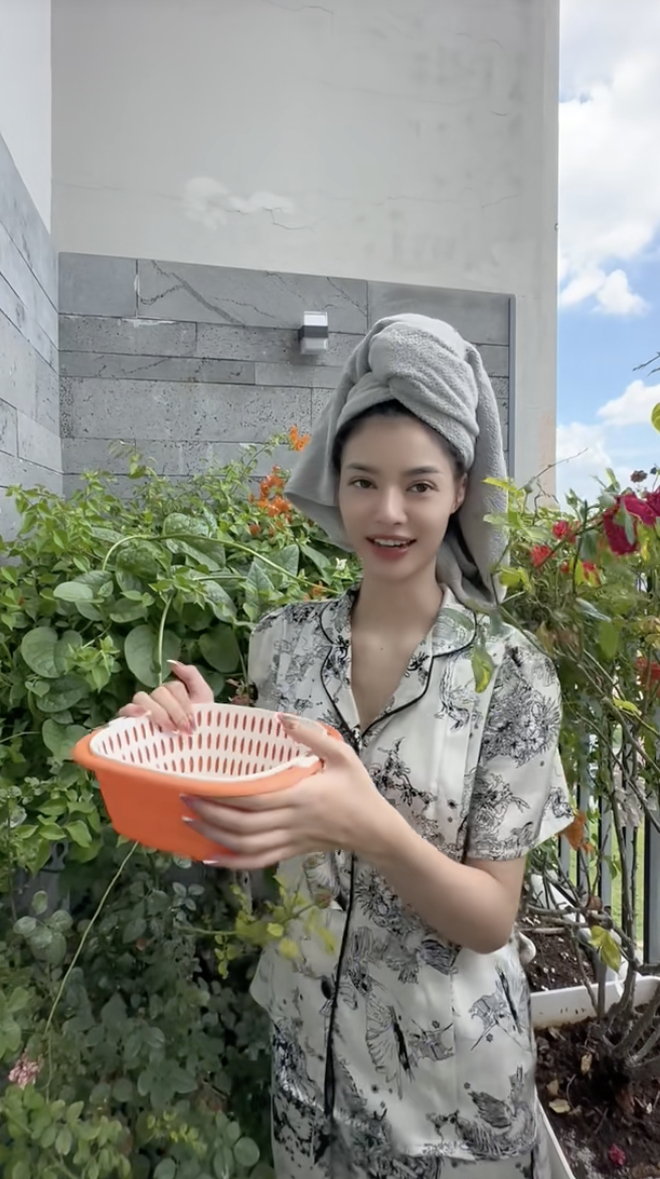 Ngọc Loan - Kiều Loan: Ngo&agrave;i chữ &ldquo;Loan&rdquo; trong t&ecirc;n, c&ograve;n một điểm chung khiến cả 2 thường xuy&ecirc;n vướng nghi vấn cạnh tranh - Ảnh 12.
