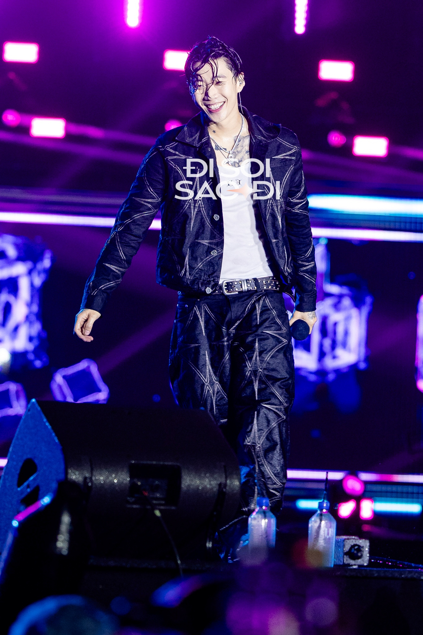 Jay Park "ngầu đ&eacute;t" đổ bộ Nội B&agrave;i, "trang bị" k&iacute;n m&iacute;t vẫn ghi điểm cực mạnh nhờ h&agrave;nh động n&agrave;y!- Ảnh 5.