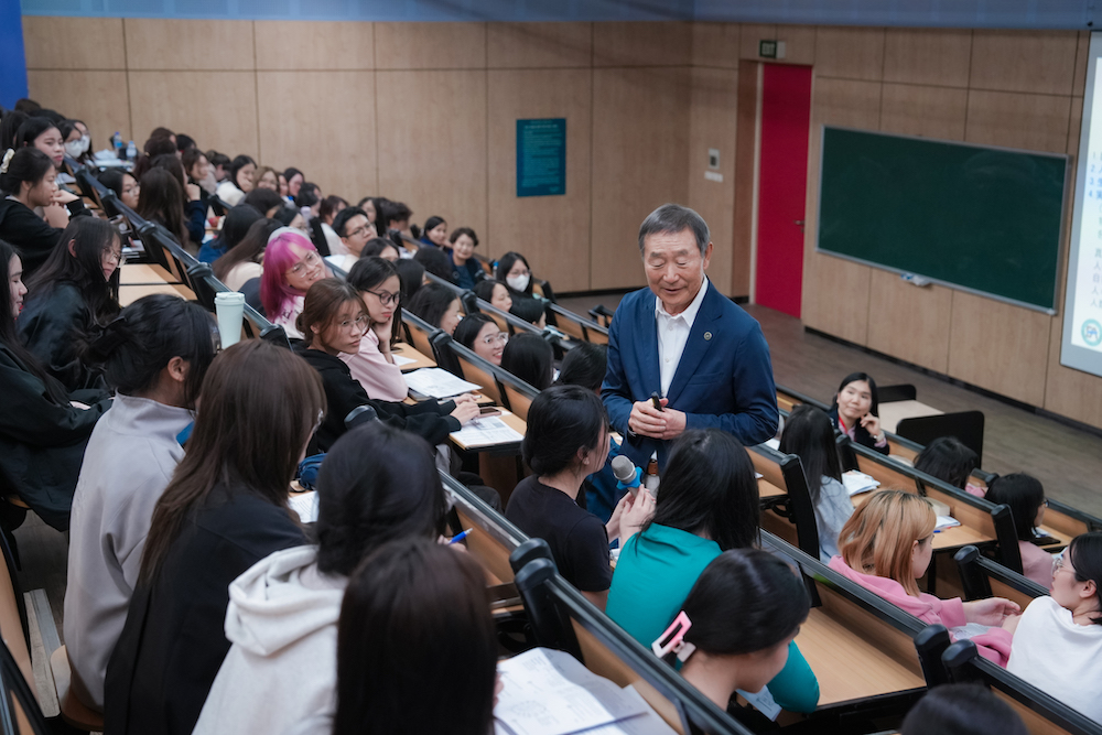 Đột nhập trường Đại học Thăng Long: Đ&ocirc; thị đại học thu nhỏ 10 điểm 10 &ldquo;kh&ocirc;ng c&oacute; nhưng&rdquo; - Ảnh 2.