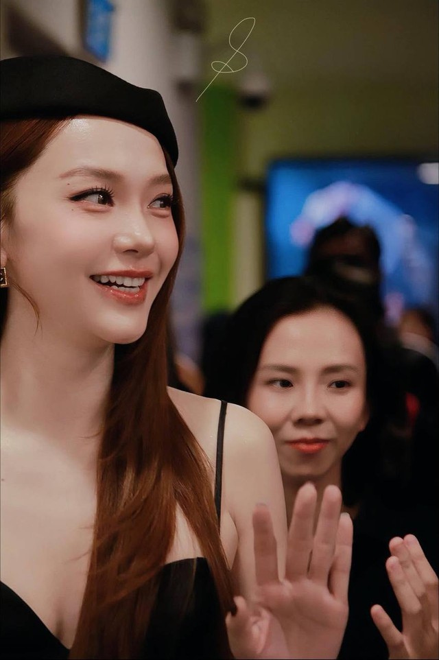 Minh Hằng diện đồ sexy, chạy như bay tr&ecirc;n cao g&oacute;t tạo n&ecirc;n khung h&igrave;nh chấn động- Ảnh 7.