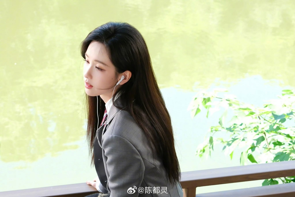 N&oacute;i mỹ nh&acirc;n n&agrave;y 16 tuổi th&igrave; tin chứ bảo 32 th&igrave; chịu: Đẹp như tuyết đầu m&ugrave;a, người đ&acirc;u ban thanh xu&acirc;n vườn trường- Ảnh 7.