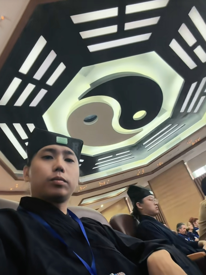 Du học sinh Việt g&acirc;y sốt với vlog &ldquo;l&ecirc;n n&uacute;i V&otilde; Đang b&aacute;i sư học đạo&rdquo;: Thời kho&aacute; biểu khiến nhiều người ngỡ ng&agrave;ng- Ảnh 1.