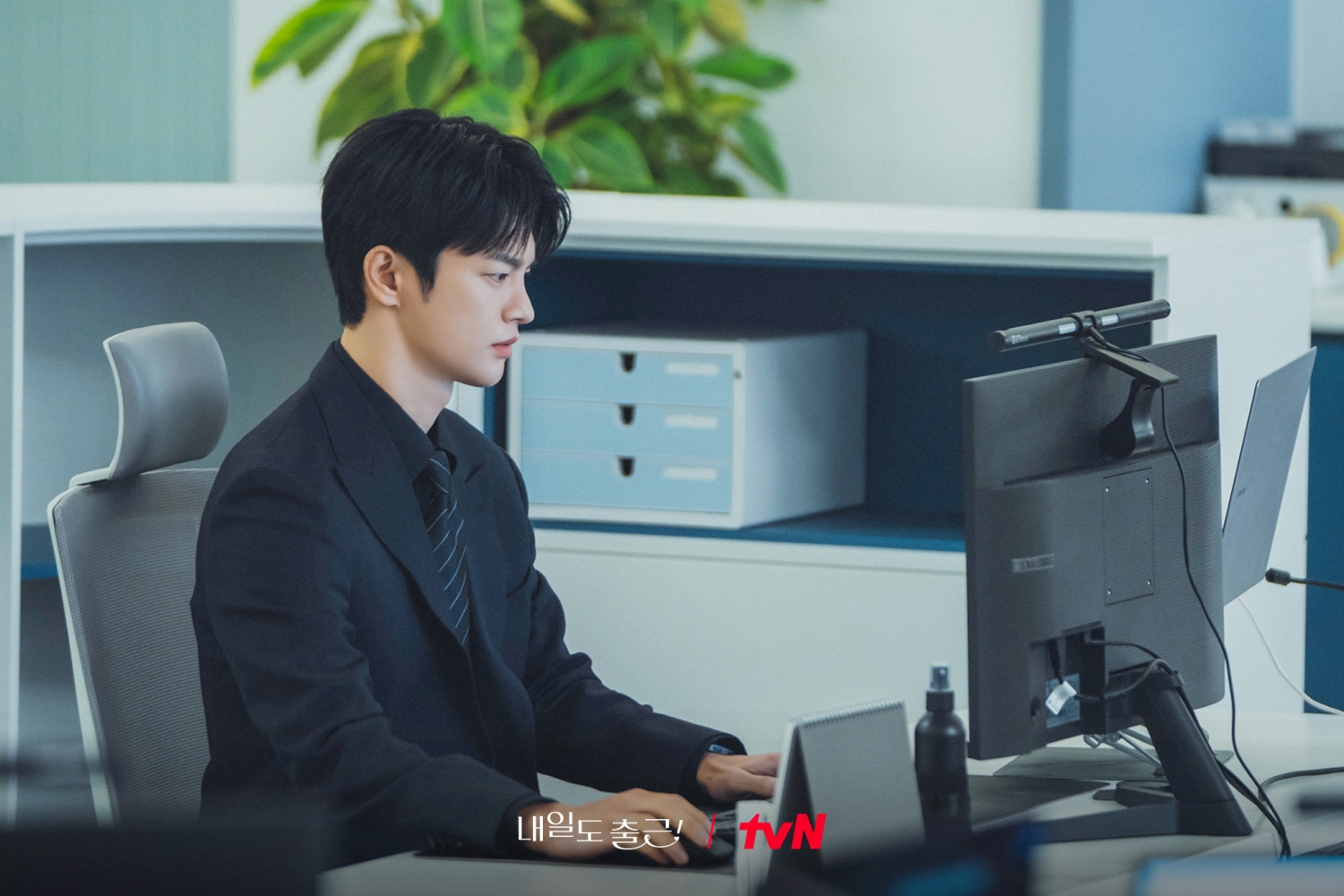 M&ecirc; ng&ocirc;n t&igrave;nh c&ocirc;ng sở th&igrave; ng&agrave;n lần đừng bỏ lỡ phim H&agrave;n n&agrave;y: Ngất lịm v&igrave; visual nữ ch&iacute;nh, nam ch&iacute;nh kh&ocirc;ng ai ch&ecirc; nổi- Ảnh 5.